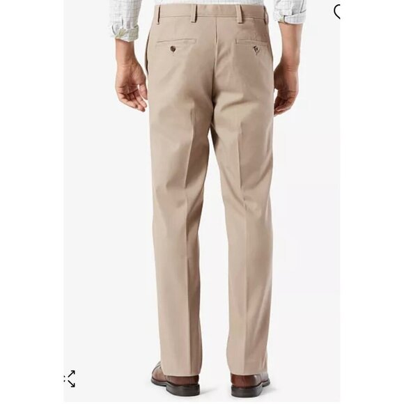 Dockers Classic Fit Easy Khaki Stretch for Performance all motion 42W x 30L NWT - Picture 2 of 5